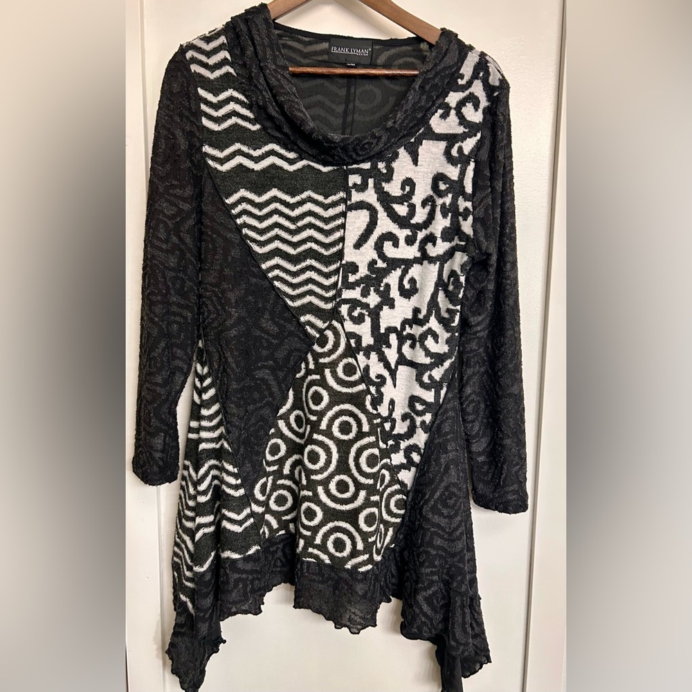 Frank Lyman Design Black and Gray Geometric Cowl Neck Tunic